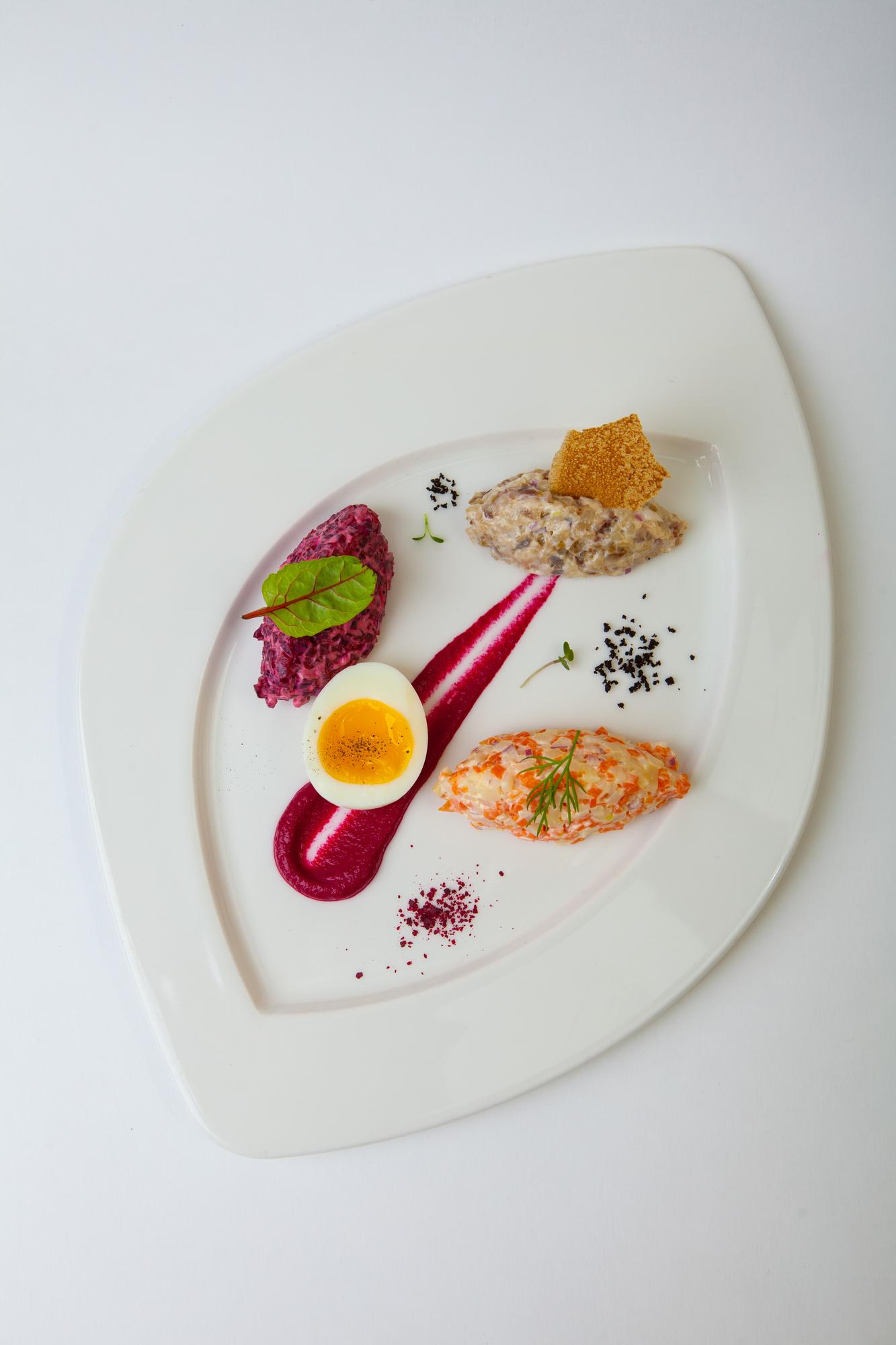Talerz fine dining przygotowany przez uczestnika